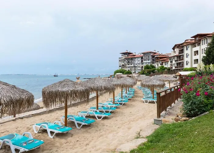 Апартамент Garden Of Eden Sea And Pool View Свети Влас